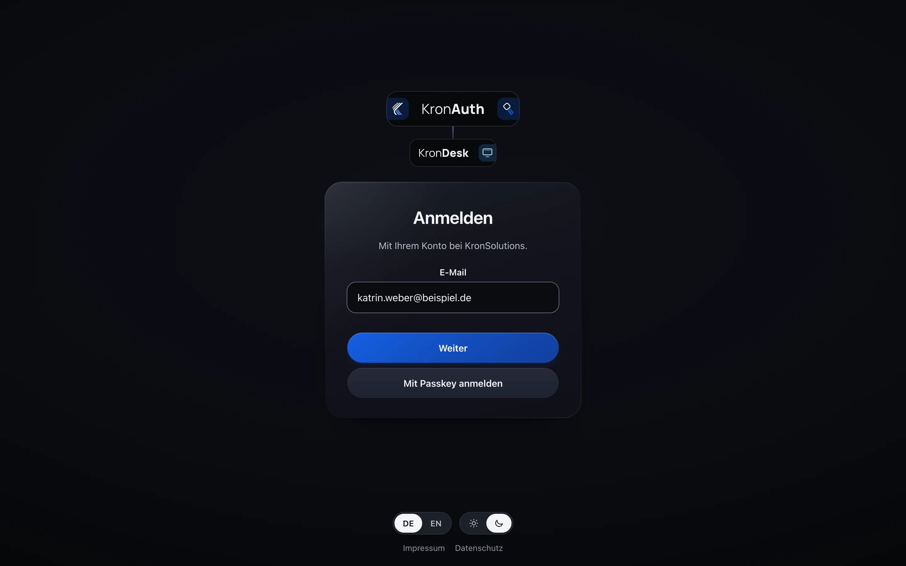 Die Anmeldung mit KronAuth, darüber KronAuth und das Programm, in das sie führt, hier KronDesk. Darunter das Feld für die E-Mail, Weiter und Mit Passkey anmelden. Der Name ist erfunden.