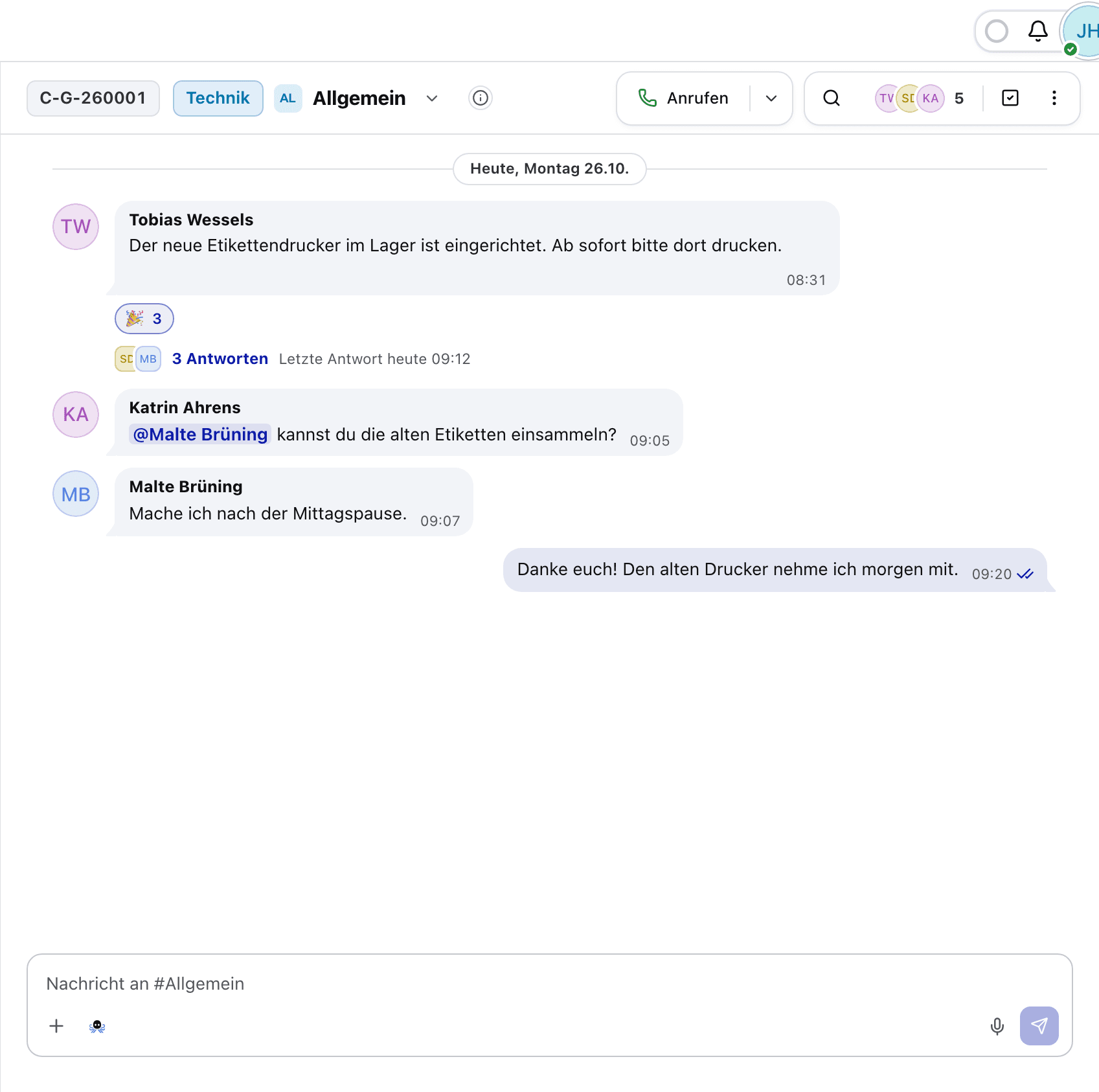 Der Kanal Allgemein im Team Technik in KronChat, der Gesprächsbereich: eine Nachricht mit drei Reaktionen und drei Antworten im Thread, eine Erwähnung und die eigene Antwort. Namen sind erfunden.